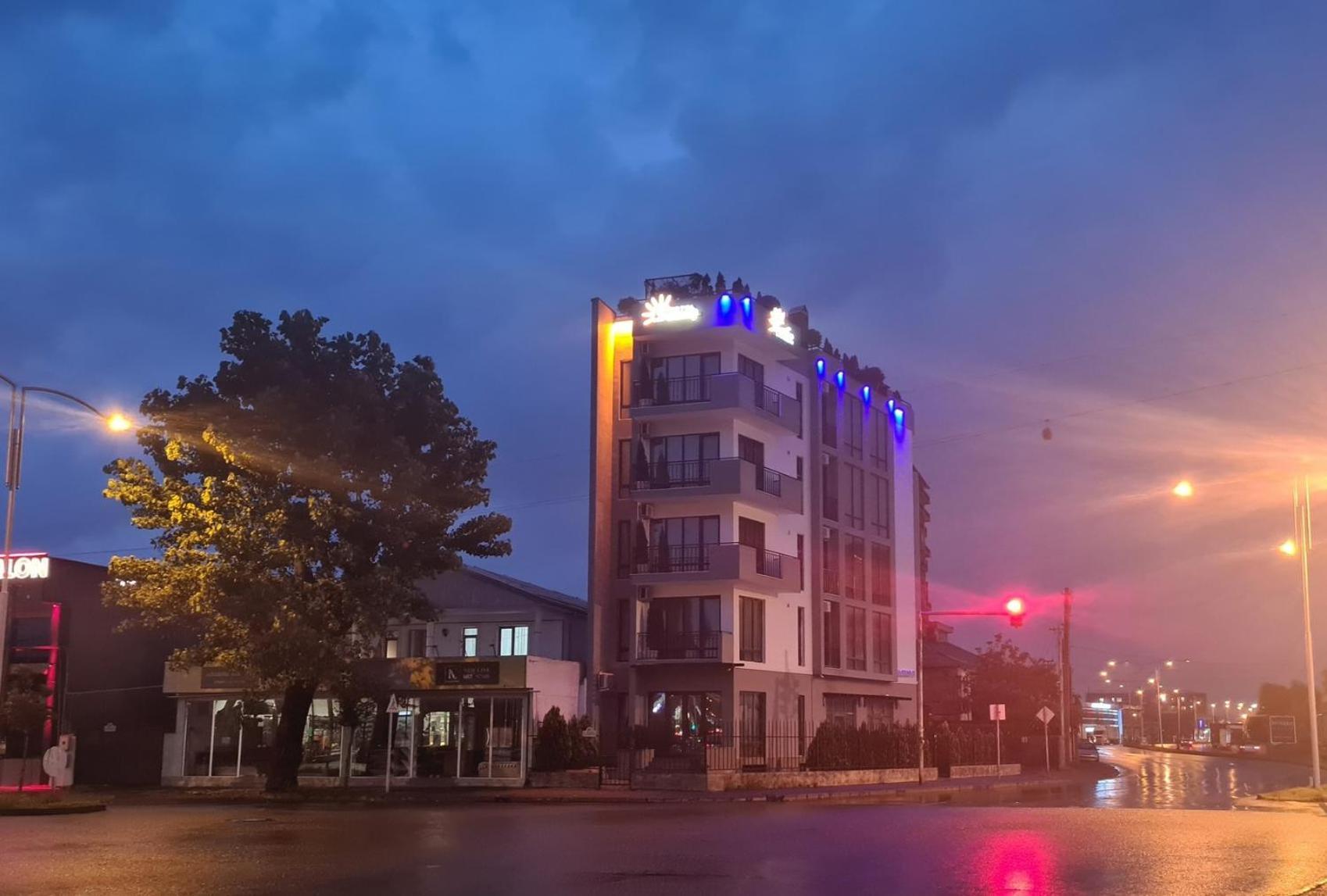 Hotel Sunny Batumi Exterior photo
