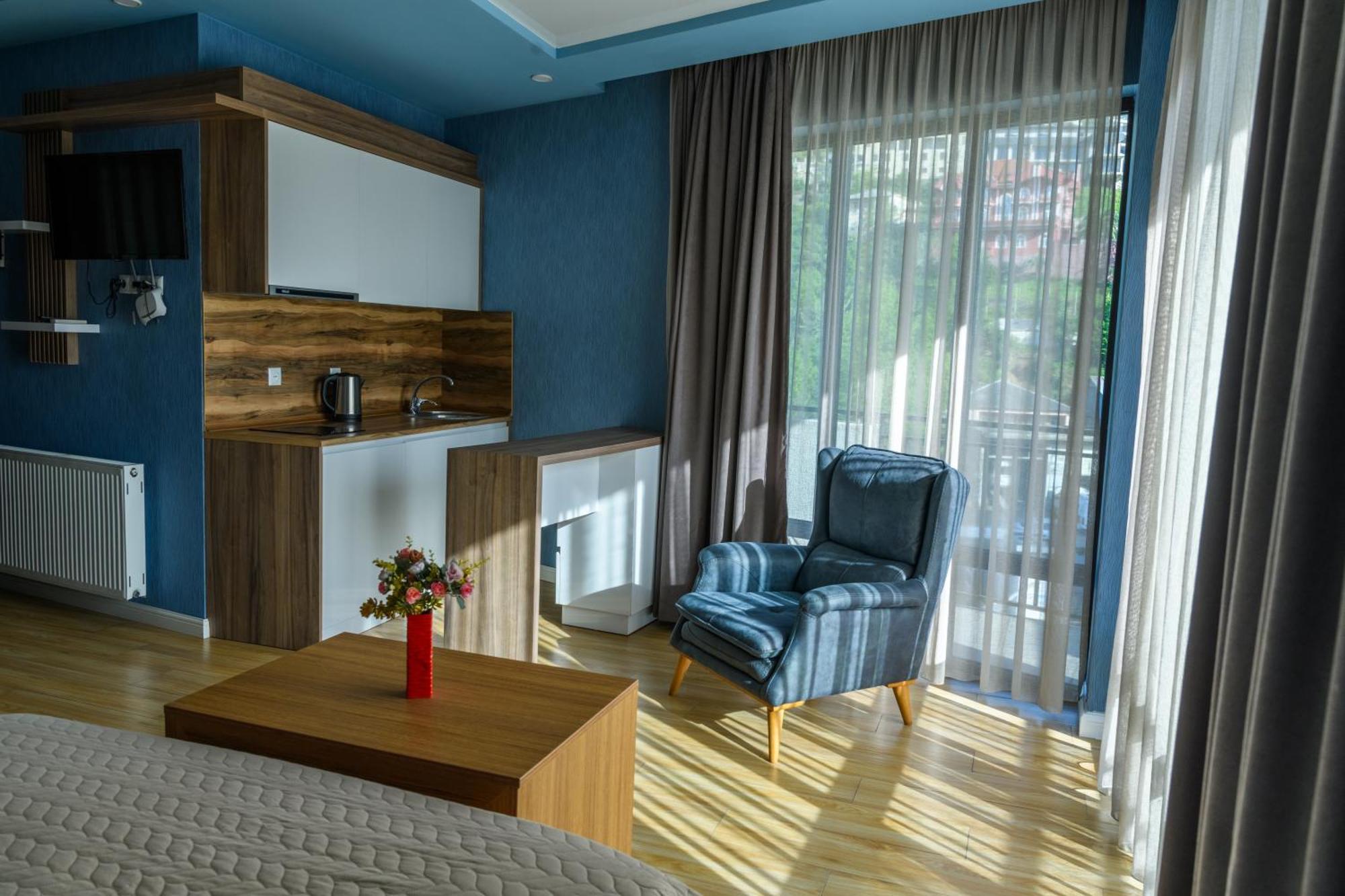 Hotel Sunny Batumi Exterior photo
