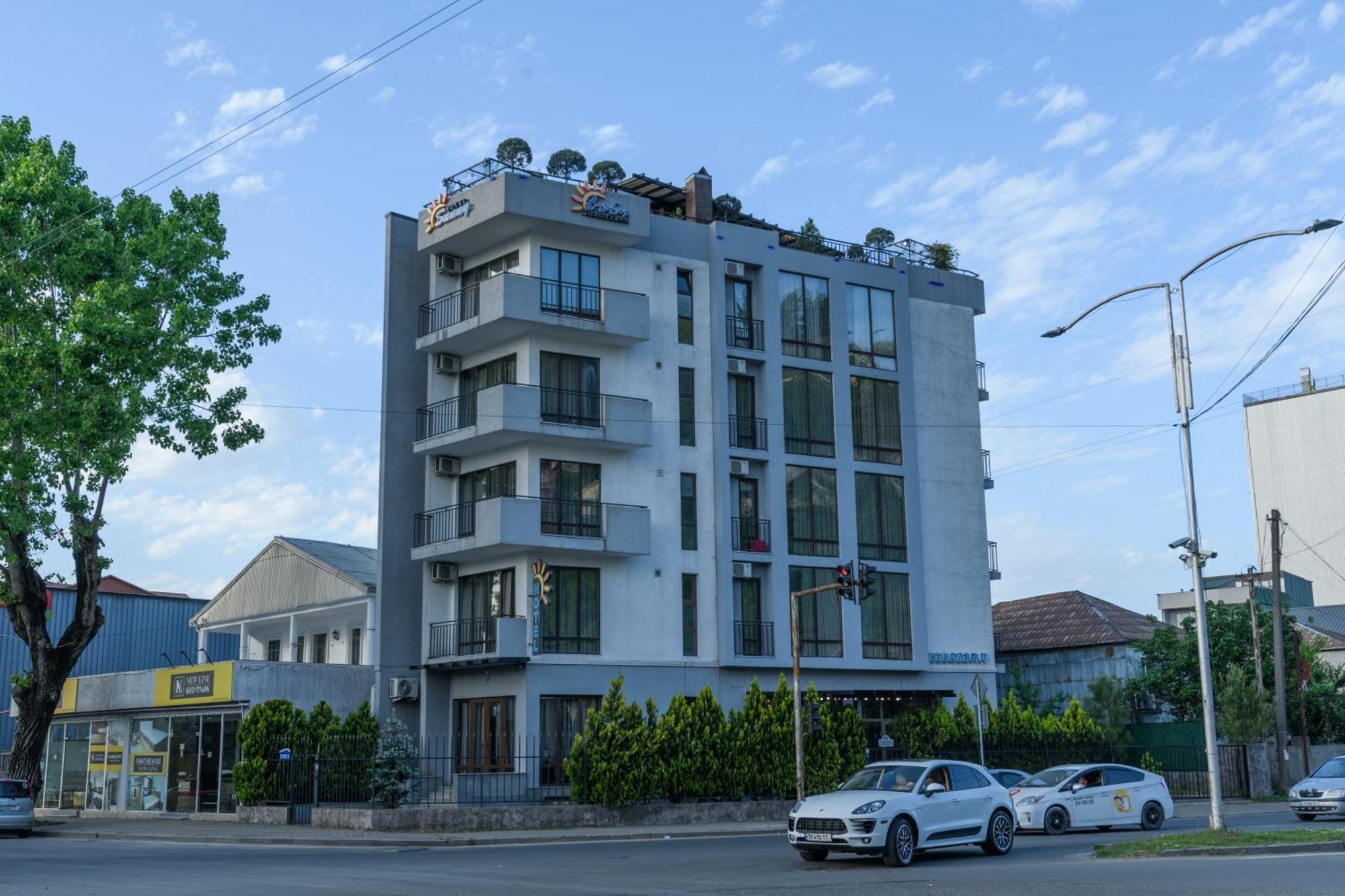 Hotel Sunny Batumi Exterior photo