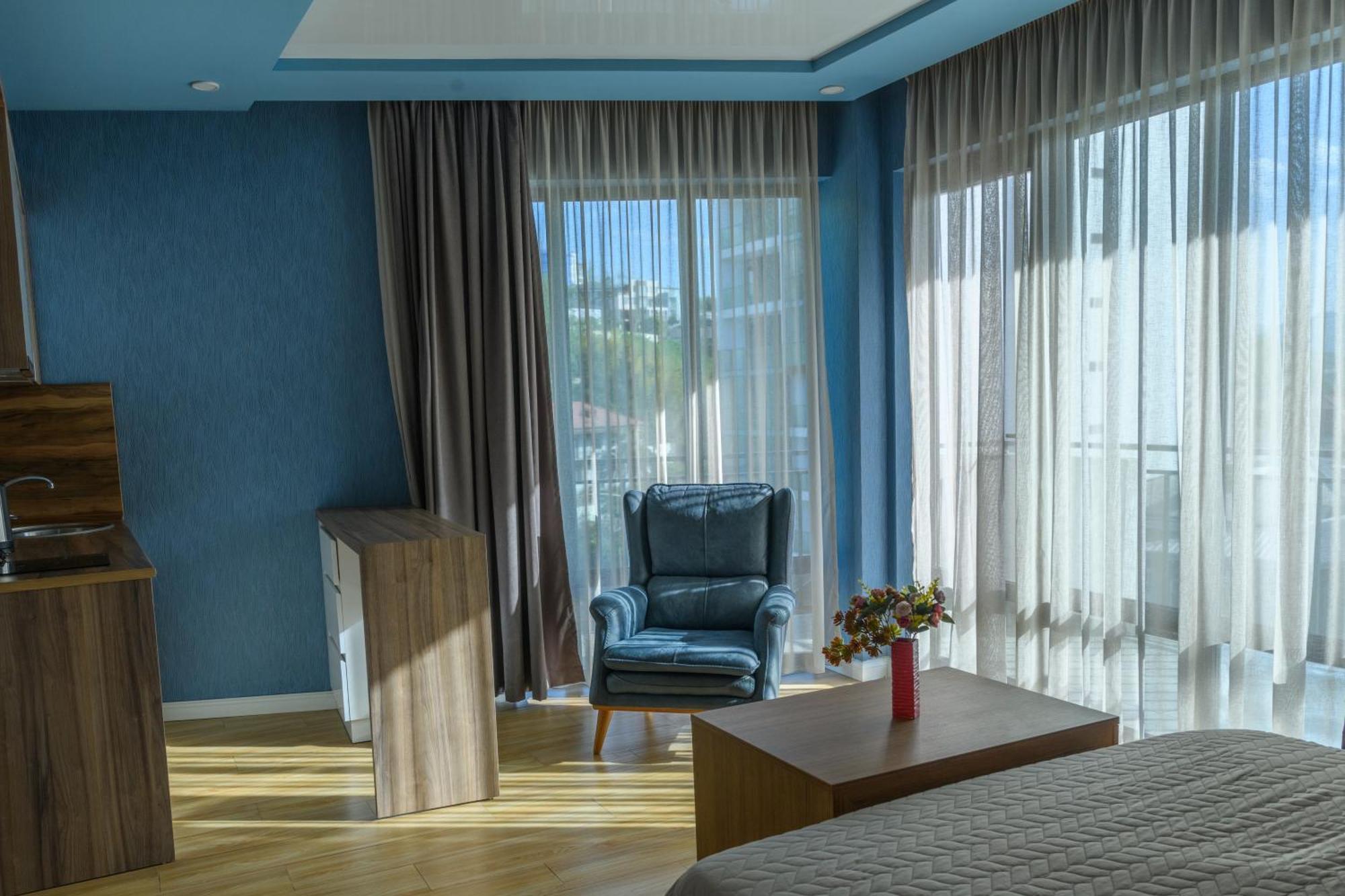 Hotel Sunny Batumi Exterior photo