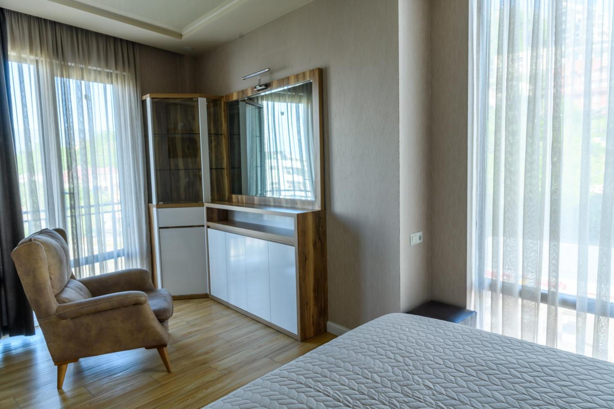 Hotel Sunny Batumi Exterior photo